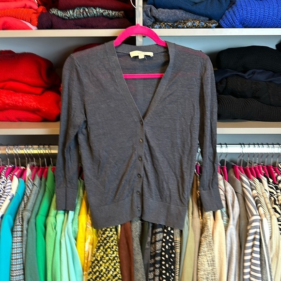 Loft dark gray 3/4 quarter sleeve v neck button front cardigan size XS - Picture 1 of 3